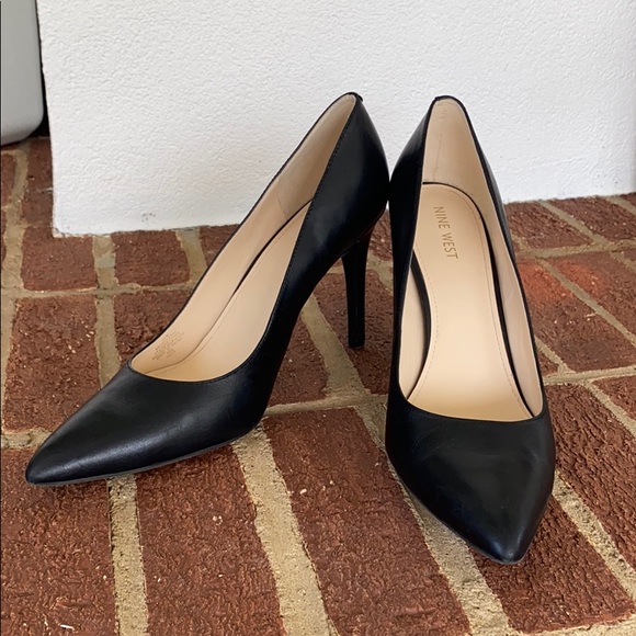 black pumps size 11